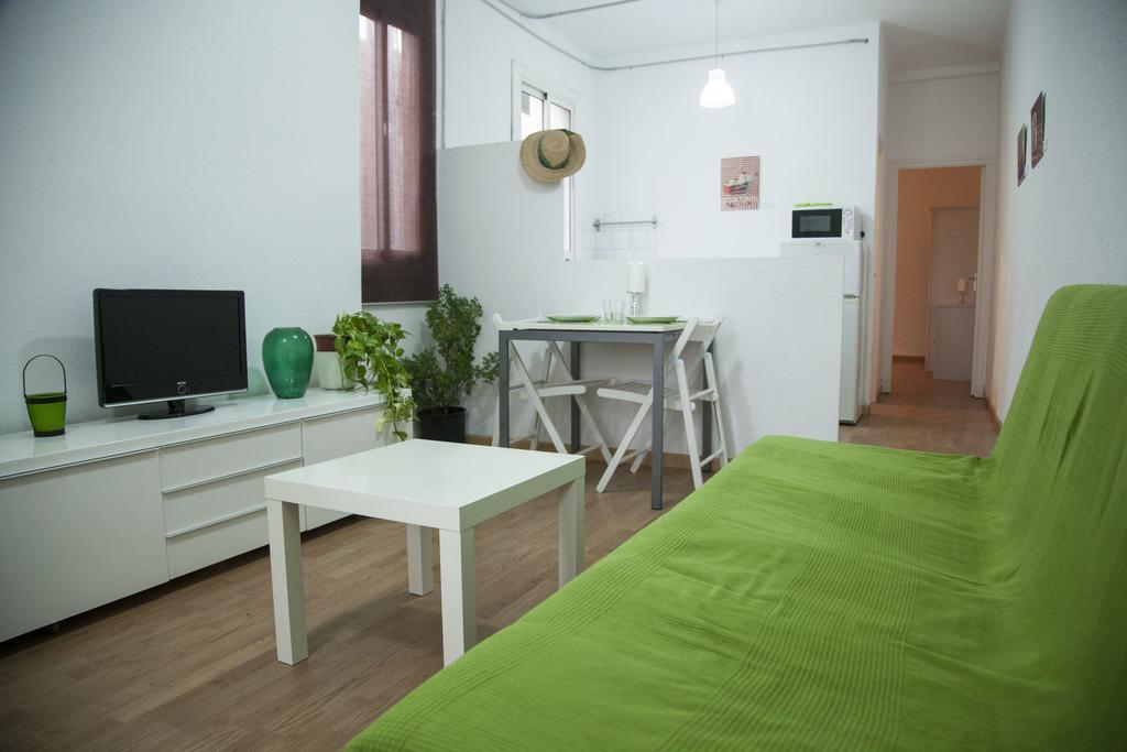 Apartment Carrer Berlin Барселона Стая снимка