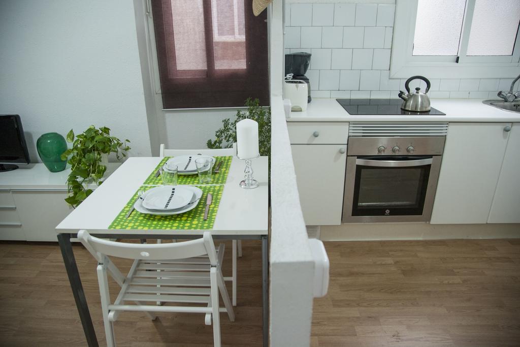 Apartment Carrer Berlin Барселона Екстериор снимка